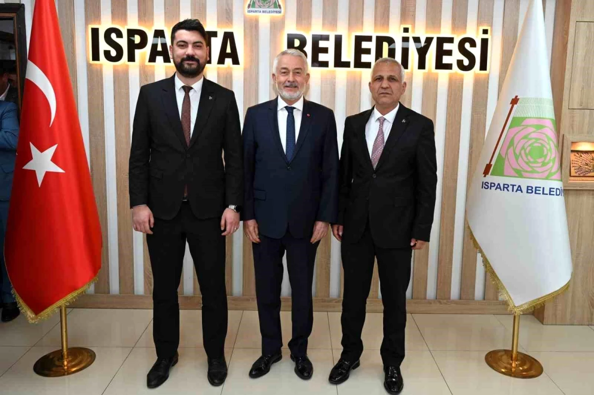 MHP Isparta İl Başkanı ve Yönetimi Belediye Başkanı Şükrü Başdeğirmen’i Ziyaret Etti