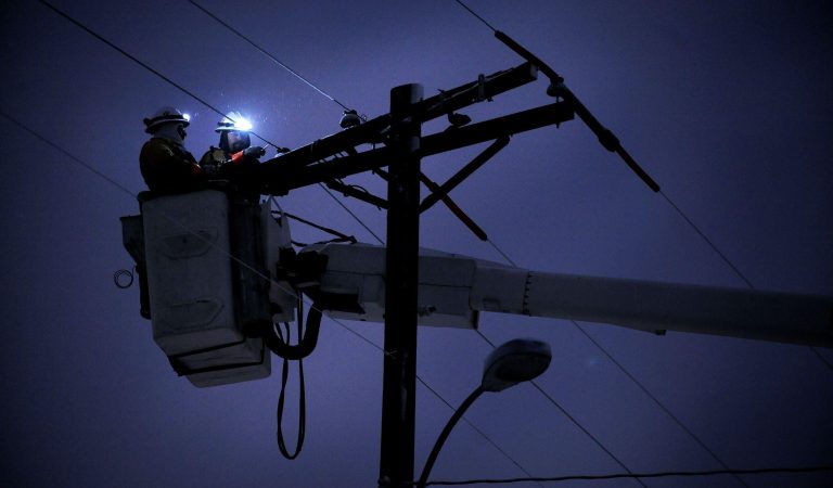 Avrupa’yı felç eden elektrik kesintisinin tam olarak çözülmesi bir haftayı bulabilir