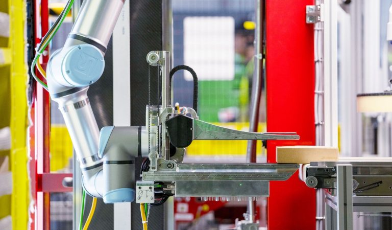 Amazon, beşerler üzere dokunmayı hisseden birinci robotu Vulcan’ı tanıttı