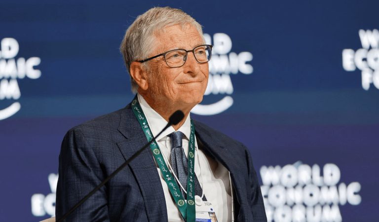 Bill Gates, tüm parasını hayır işlerine harcama kararı aldı