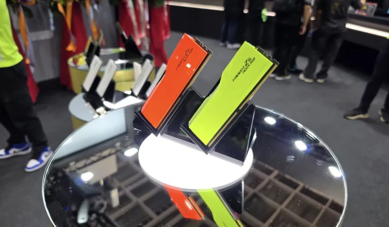 G.Skill, ultra süratli ve yüksek kapasiteli DDR5 belleklerini sergiledi G.Skill, ultra süratli ve yüksek kapasiteli DDR5 belleklerini sergiledi