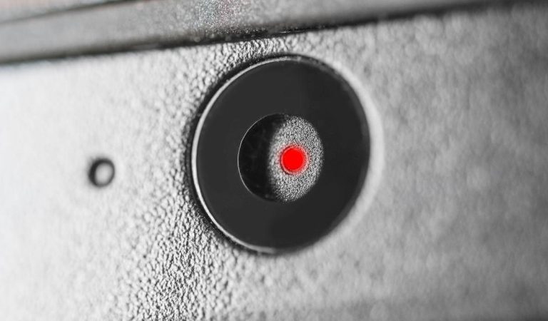 Otel odalarındaki kapalı kamera nasıl bulunur? İşte tespit sistemleri