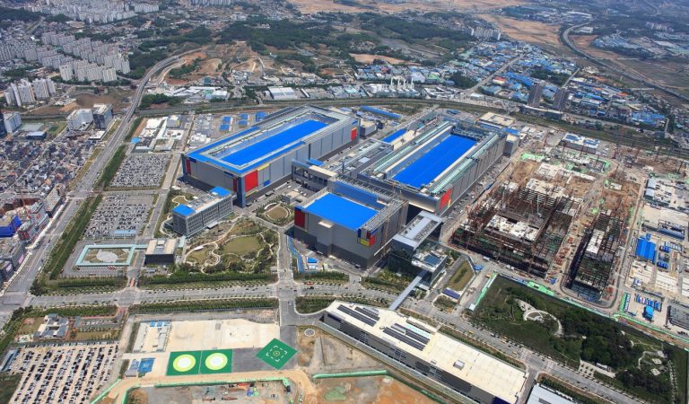 Samsung, 2028’de çiplerde silikon yerine cam kullanımına geçiyor Samsung, 2028’de çiplerde silikon yerine cam kullanımına geçiyor