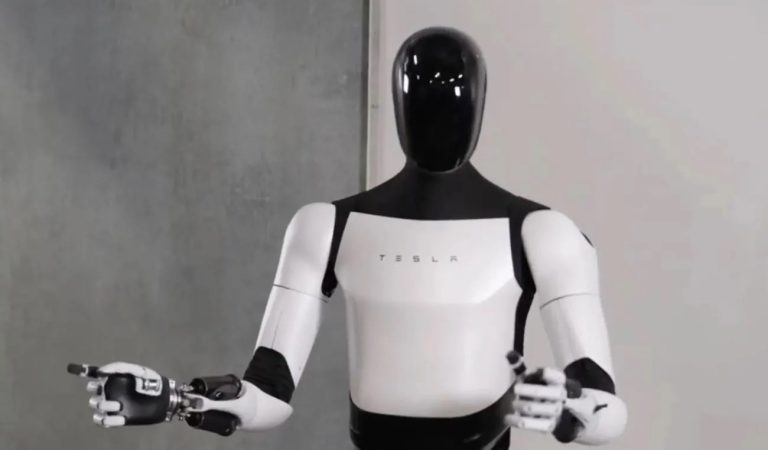 Tesla’nın insansı robotu Optimus’tan etkileyici dans görüntüsü