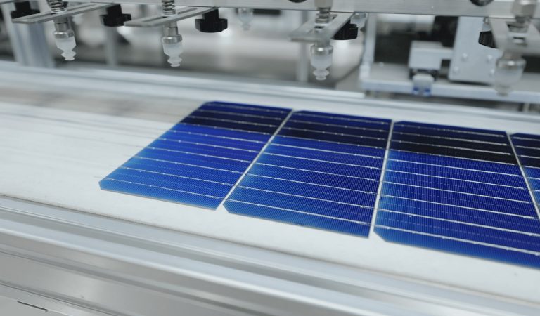 Türkiye’den güneş hücresi üretiminde 100 milyar TL’lik atılım Türkiye’den güneş hücresi üretiminde 100 milyar TL’lik atılım